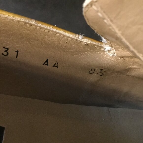 Stuart Weitzman leather flats shoes made in Spain  size 8/8.5  golden yellow - Picture 6 of 6